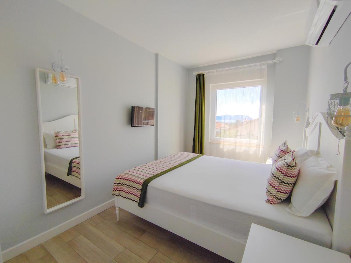 Mavi Kiyi Suites Kaş Esterno foto